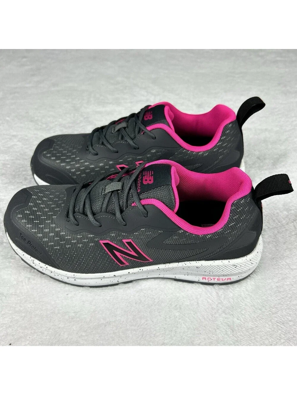 New Balance Women's Composite Toe Logic Industrial Shoes Size 7.5 Wide EH/PR New